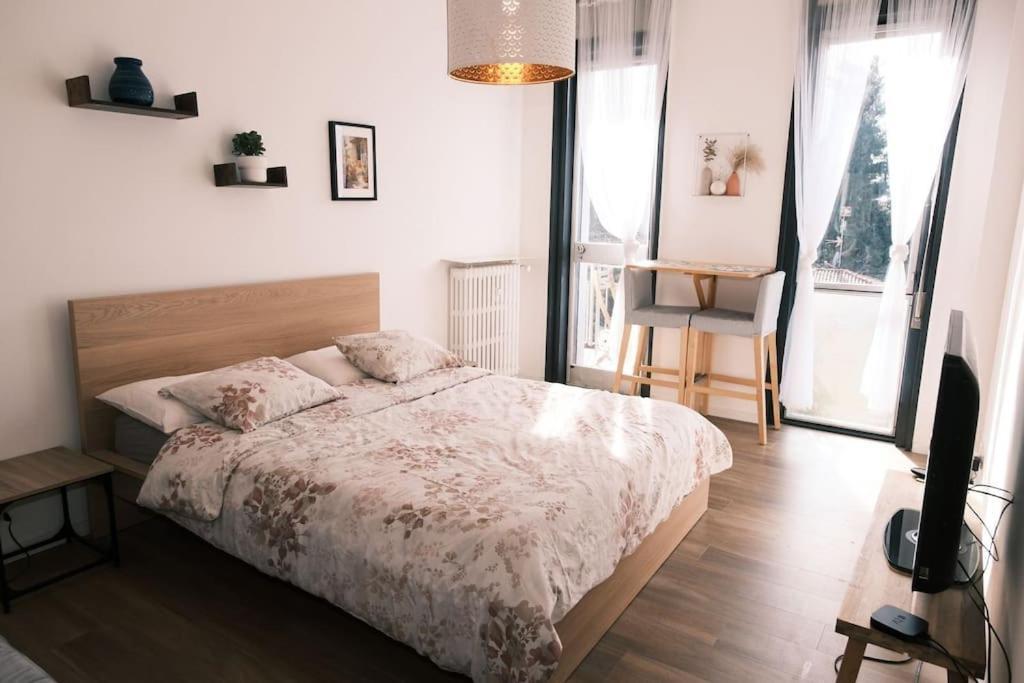 Studio With Lake And Montains Views Free Parking Luino Exterior photo