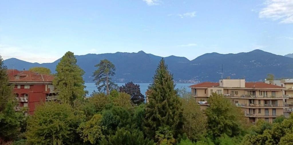 Studio With Lake And Montains Views Free Parking Luino Exterior photo